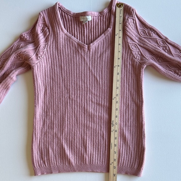 Soft Mauve Knit Sweater by Olivia Sky | Size Large | Ribbed V-Neck Sweater - Picture 9 of 9